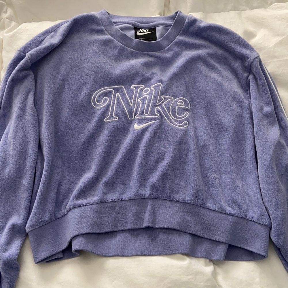 Cropped Nike crewneck